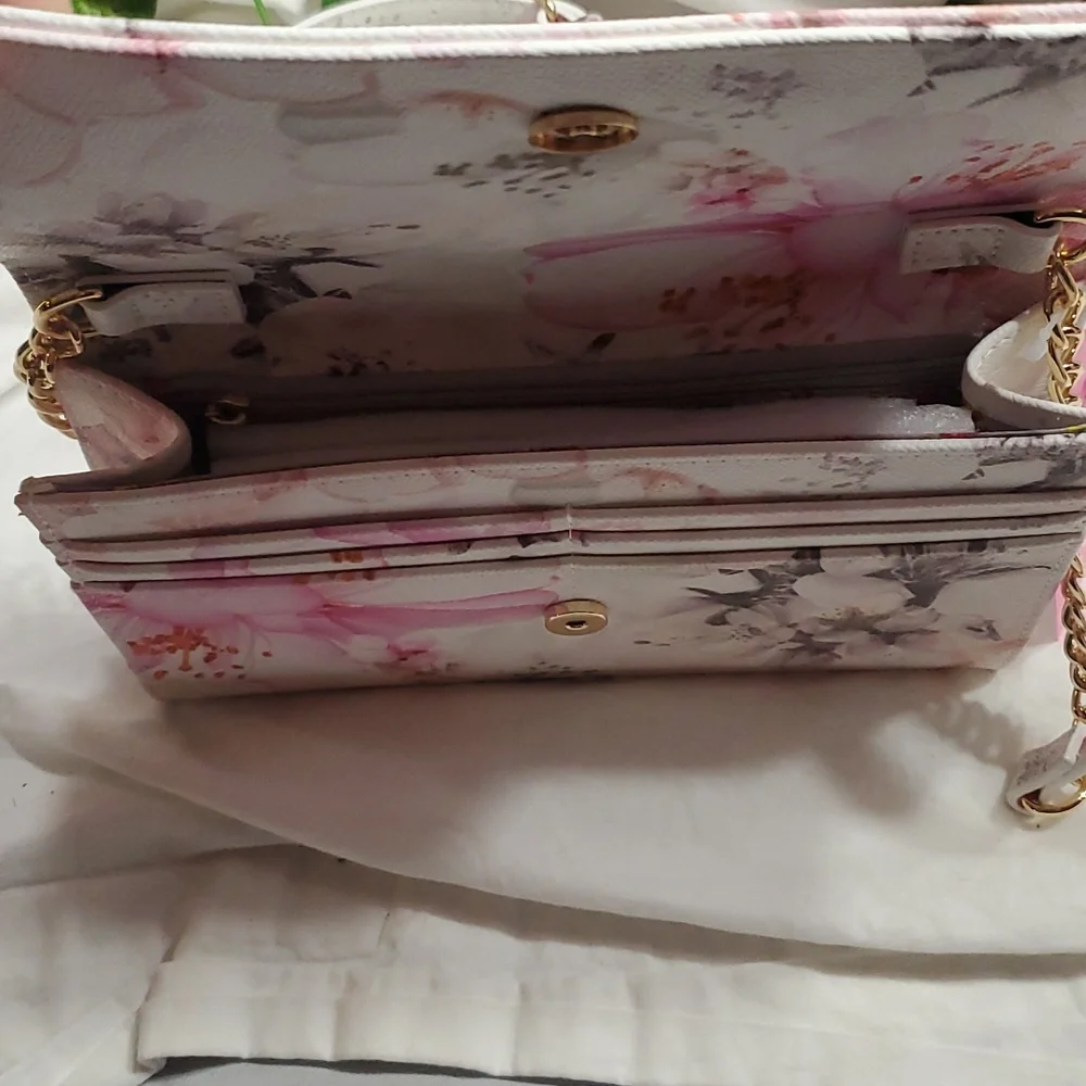 🎄NWT BETSEY JOHNSON WALLET🎄 - Picture 8 of 8